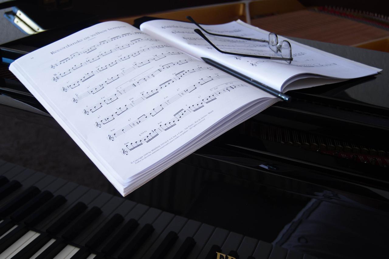 Bermain Judi Online Sama Seperti Memilih Buku Musik